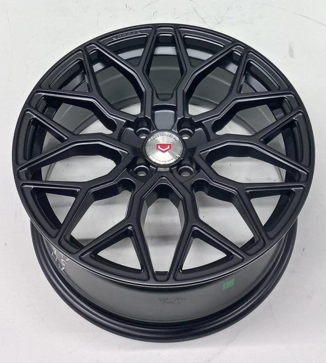 Vossen 1701 7.5x17/4x100 D67.1 ET35 4 диска черный - ForteMarket Vossen 1701 7.5x17/4x100 D67.1 ET35 4 диска черный купить,478000