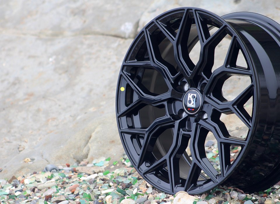 Vossen 9547 7x16/4x100 D67.1 ET35 4 диска черный купить,490000