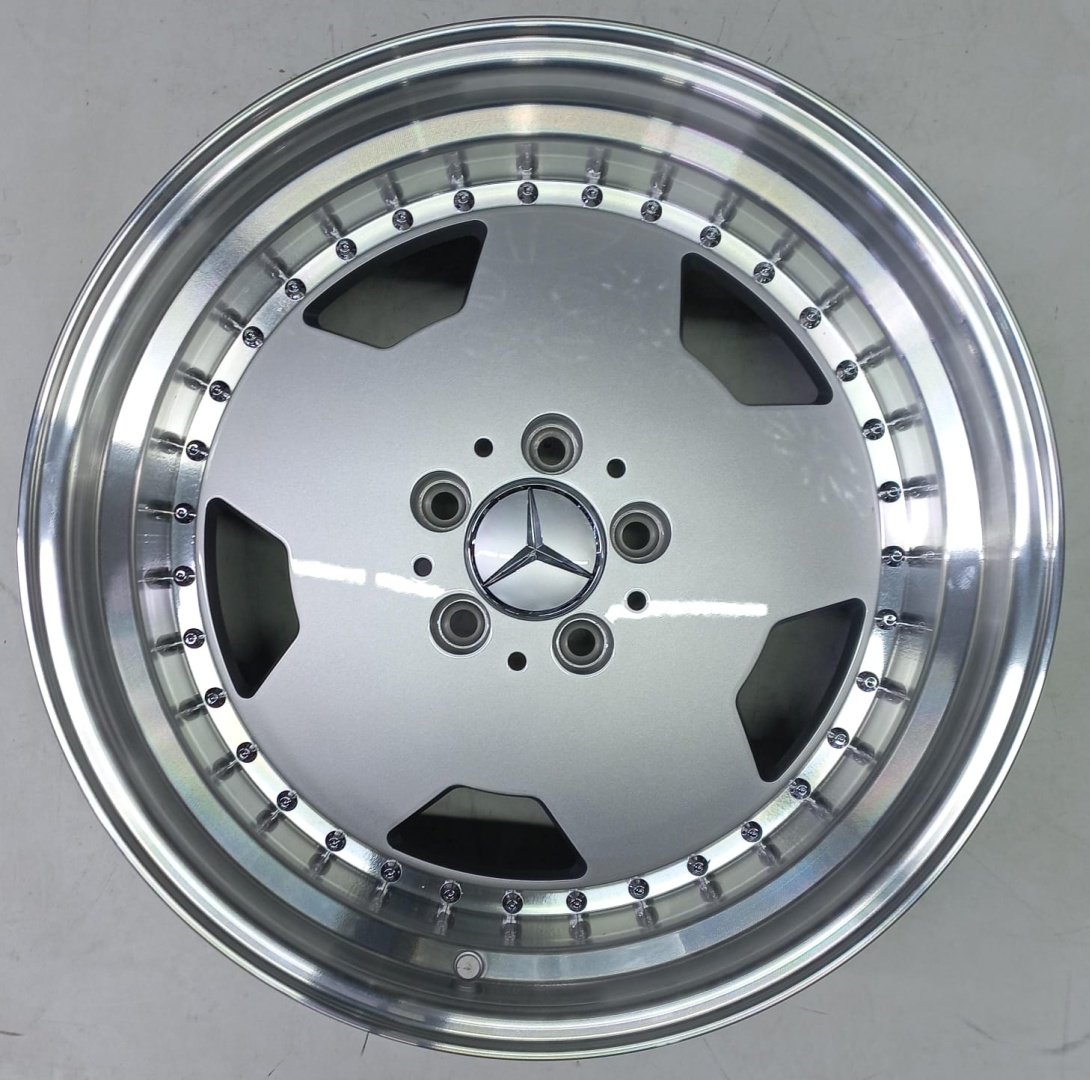 Mercedes-Benz Mercedes-Benz 5852 8/9x18/5x112 D66.6 ET35.3 4 диска серебристый купить,NaN