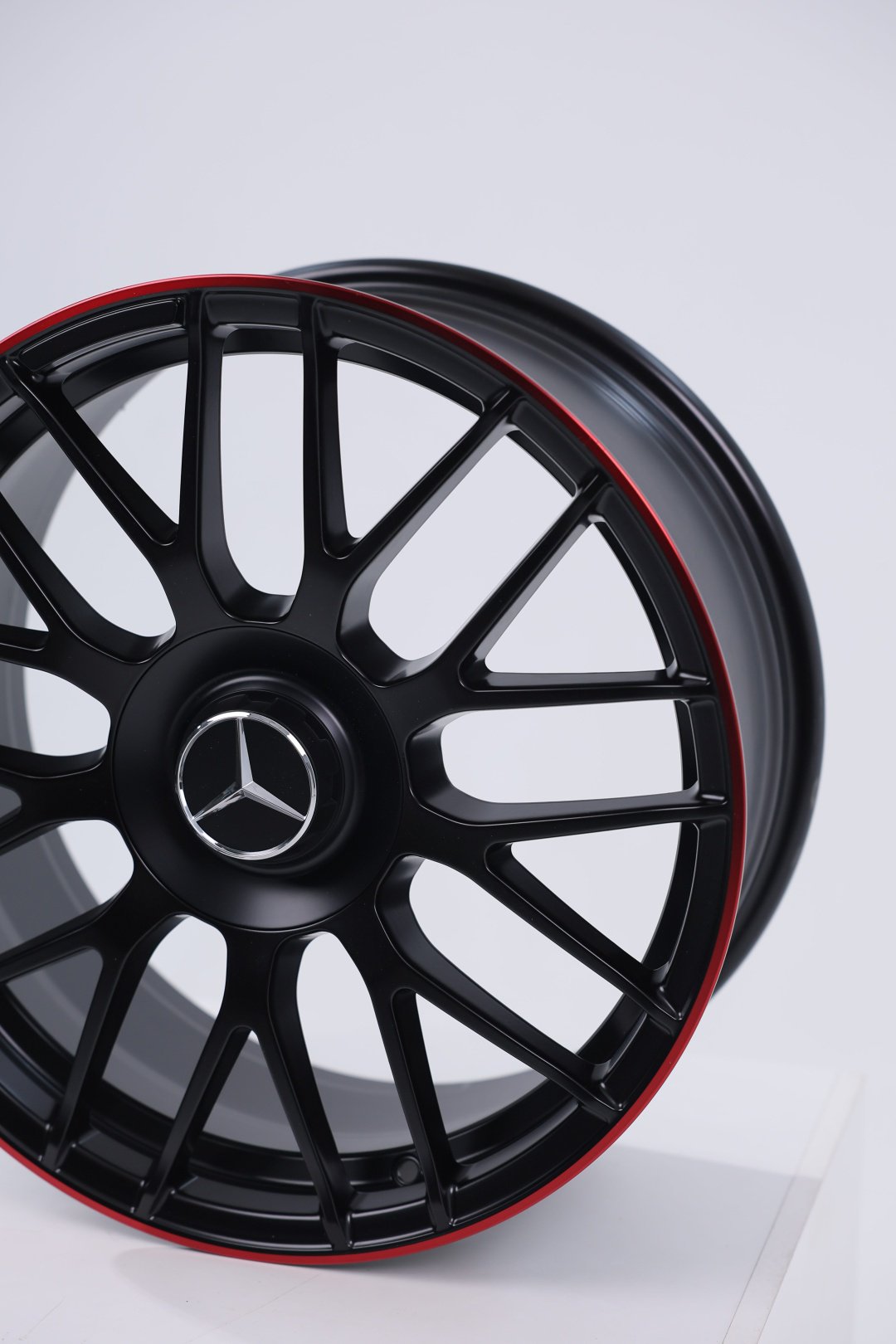 Mercedes-Benz R1503 8x18/5x112 D66.56 ET38 4 диска черный, красный купить,600000