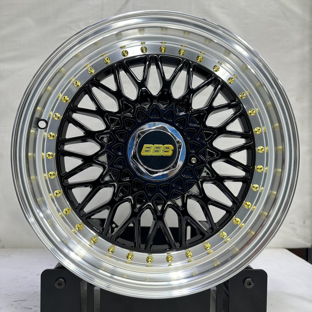 BBS 166170 6.5x16/4x100 D73.1 ET30 4 диска черный, серебристый купить,460000