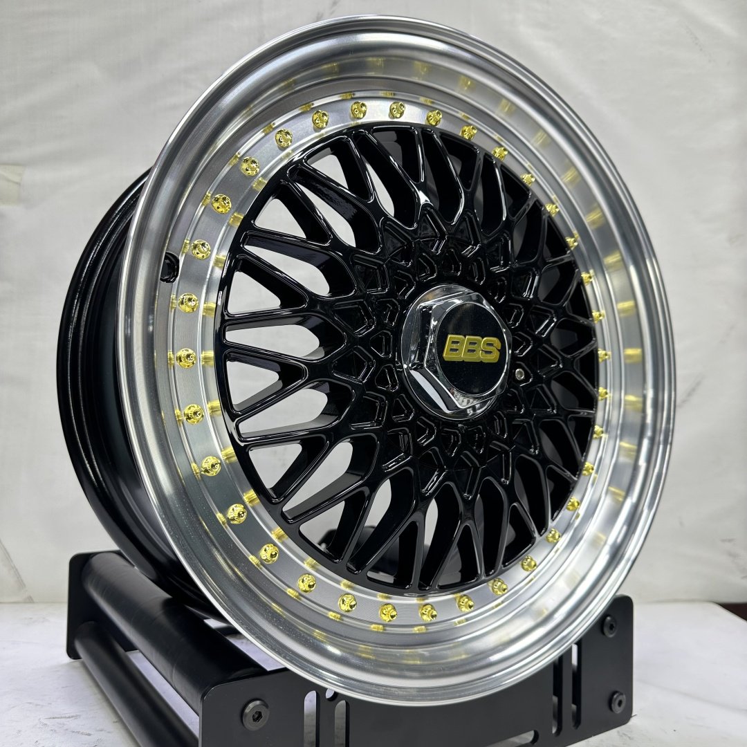 BBS 166170 6.5x16/4x100 D73.1 ET30 4 диска черный, серебристый купить,460000