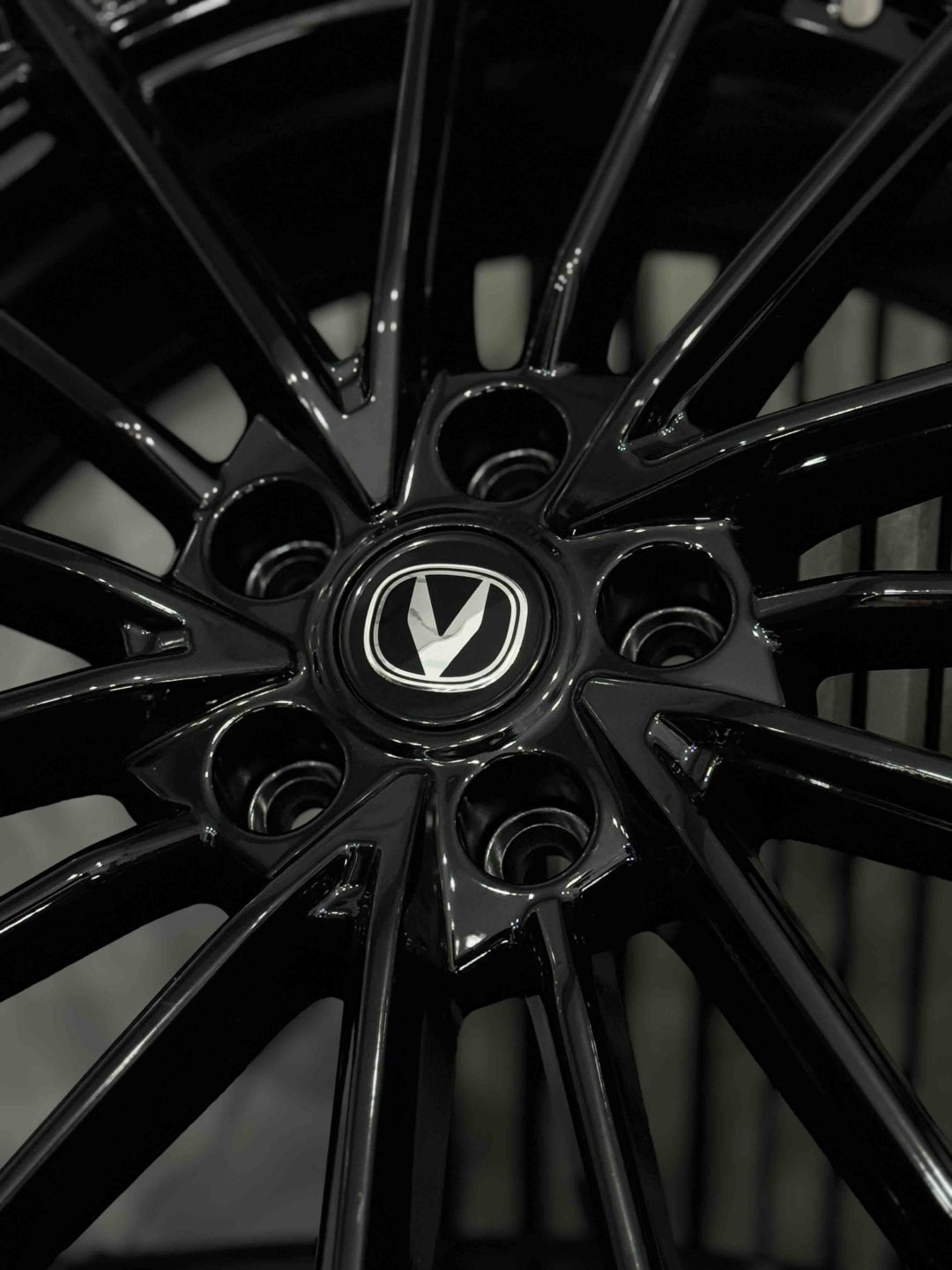 Changan uni-v 246 8x19/5x114.3 D60.1 ET46 4 диска черный - ForteMarket Changan uni-v 246 8x19/5x114.3 D60.1 ET46 4 диска черный купить,740000