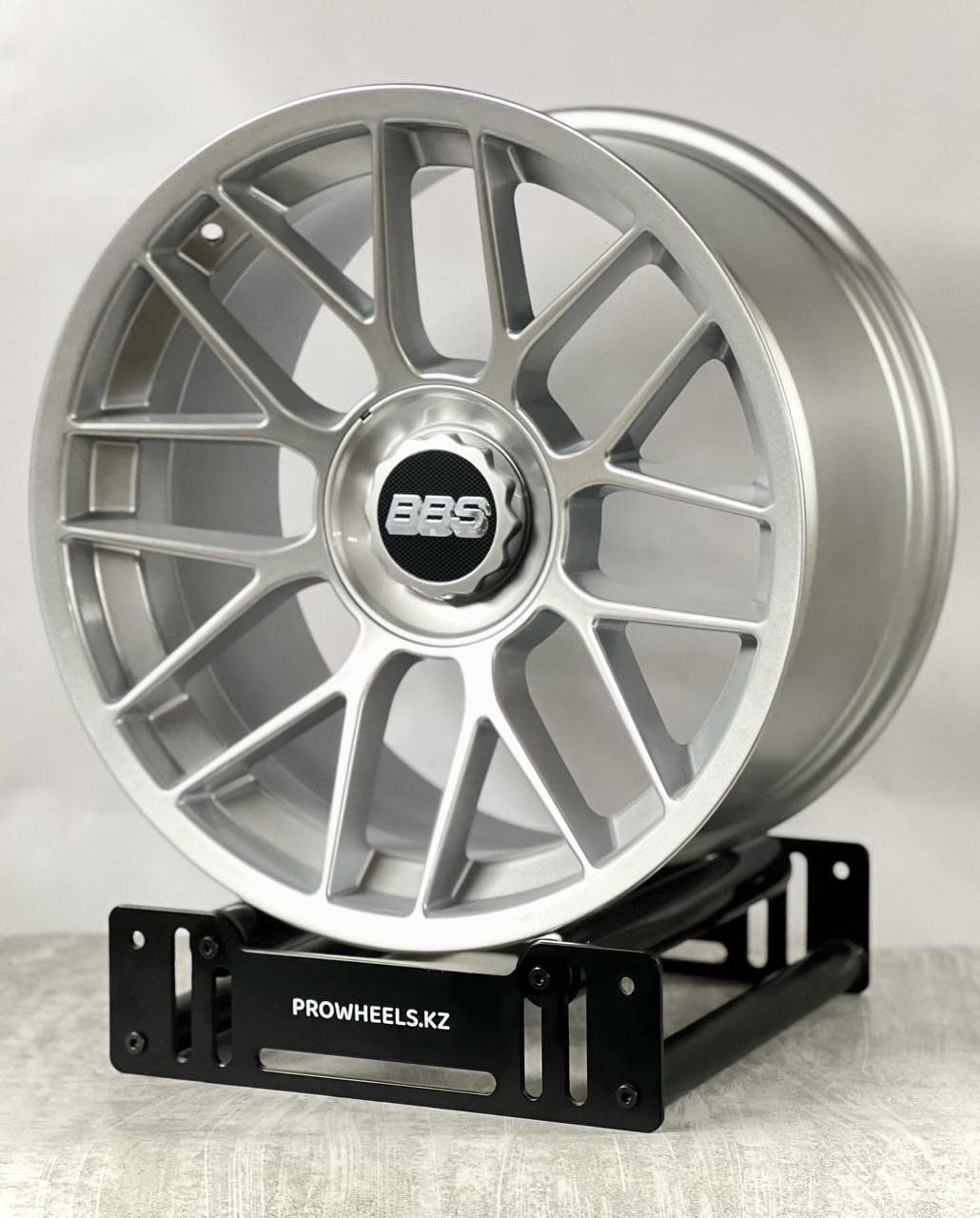 Pro Wheels 336872 8.5/10x18/5x120 D74.1 ET25 4 диска серебристый