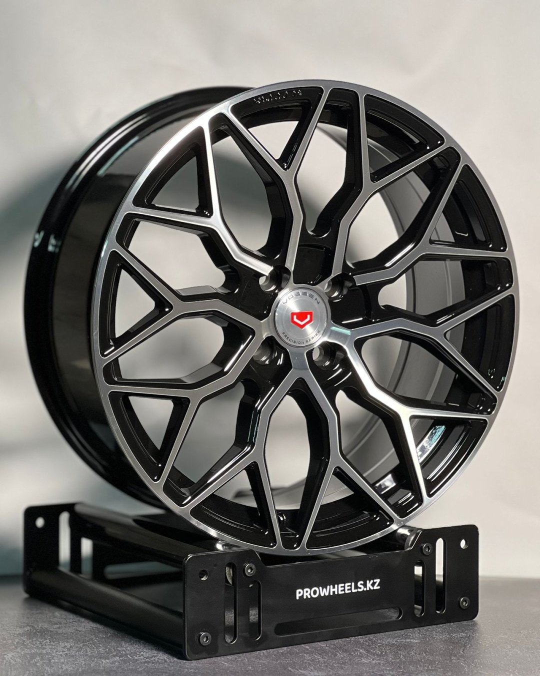 Pro Wheels 6592 7.5x17/4x100 D67.1 ET35 4 диска черный, серебристый