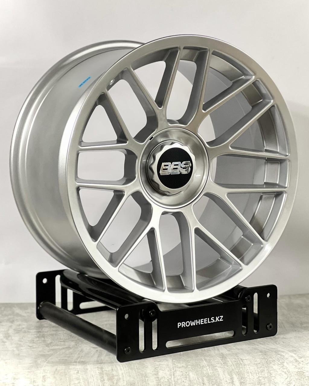Pro Wheels 336872 8.5/10x18/5x120 D74.1 ET25 4 диска серебристый