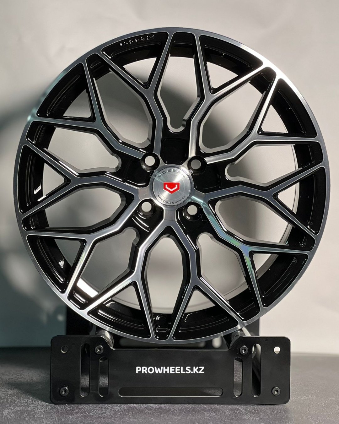Pro Wheels 6592 7.5x17/4x100 D67.1 ET35 4 диска черный, серебристый