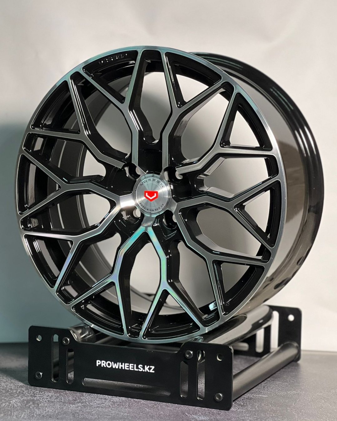 Pro Wheels 6592 7.5x17/4x100 D67.1 ET35 4 диска черный, серебристый