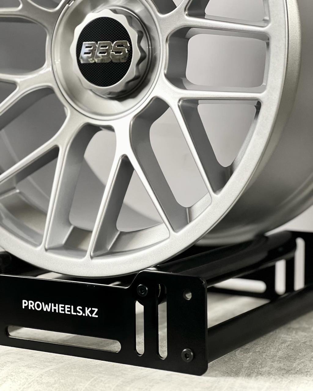 Pro Wheels 336872 8.5/10x18/5x120 D74.1 ET25 4 диска серебристый