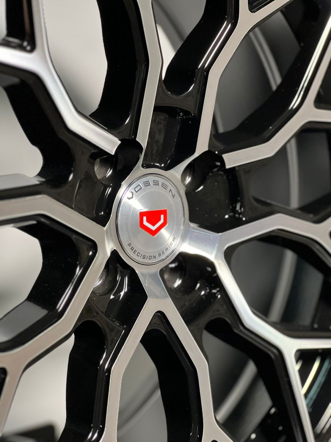 Pro Wheels 6592 7.5x17/4x100 D67.1 ET35 4 диска черный, серебристый