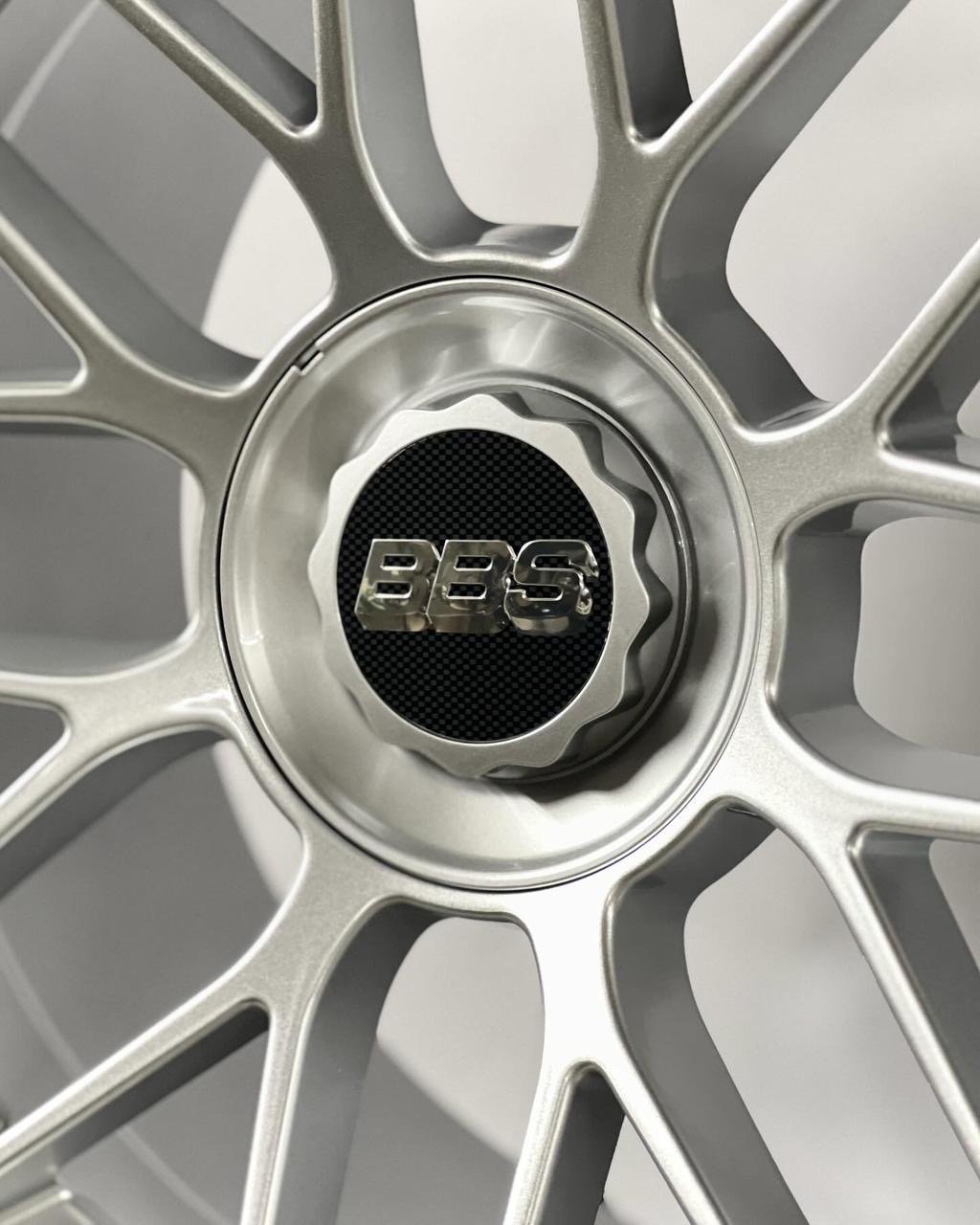 Pro Wheels 336872 8.5/10x18/5x120 D74.1 ET25 4 диска серебристый