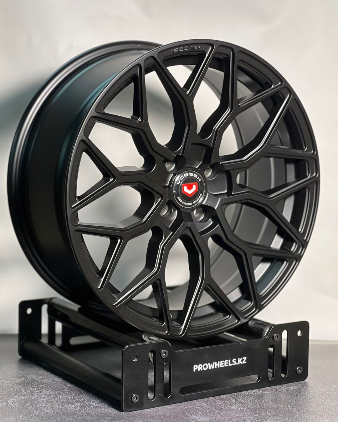 Pro Wheels HRE 7.5x17/4x100 D67.1 ET35 4 диска черный