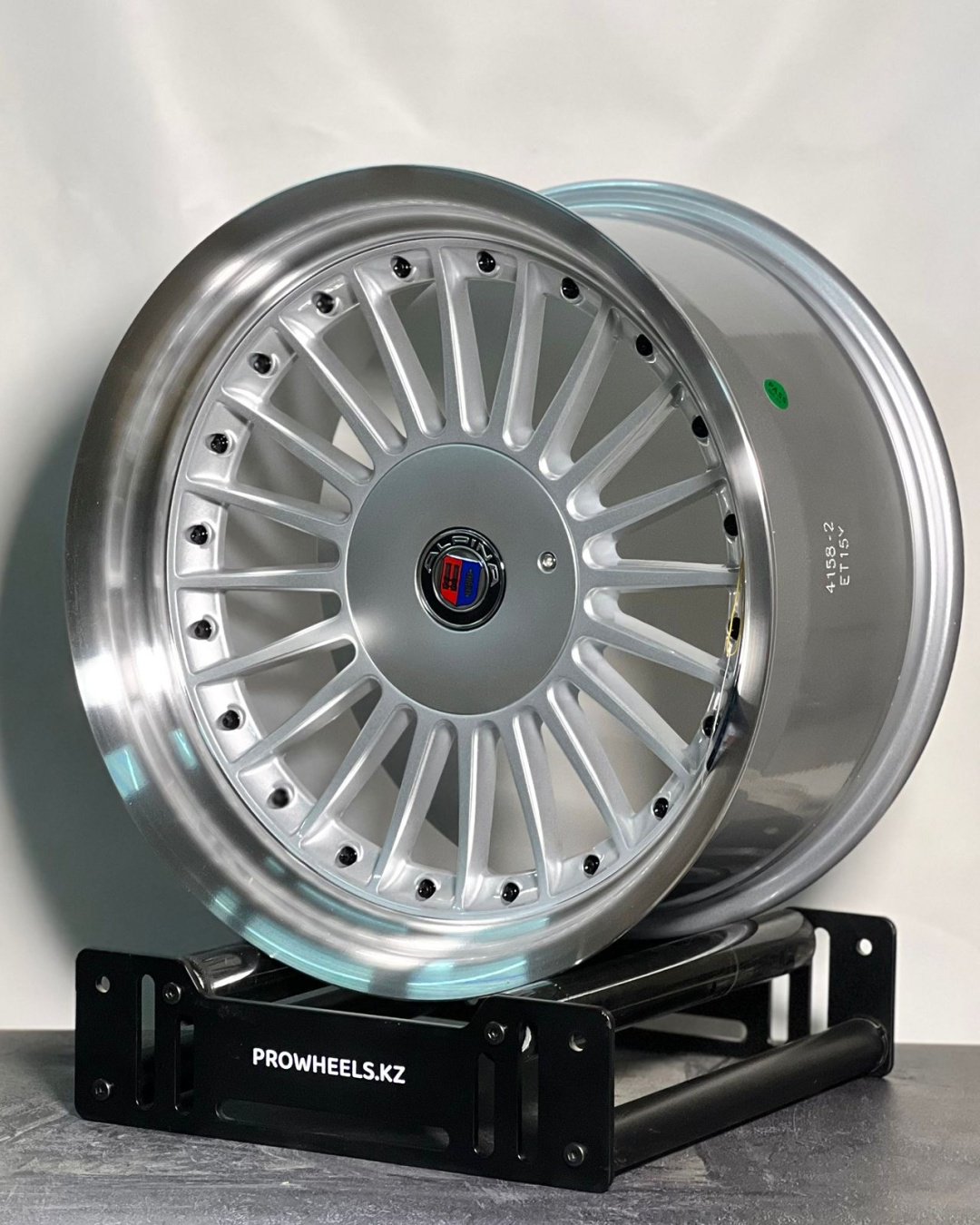 Pro Wheels ProWheels6500 8/9x17/5x120 D74.1 ET20.15 4 диска серебристый