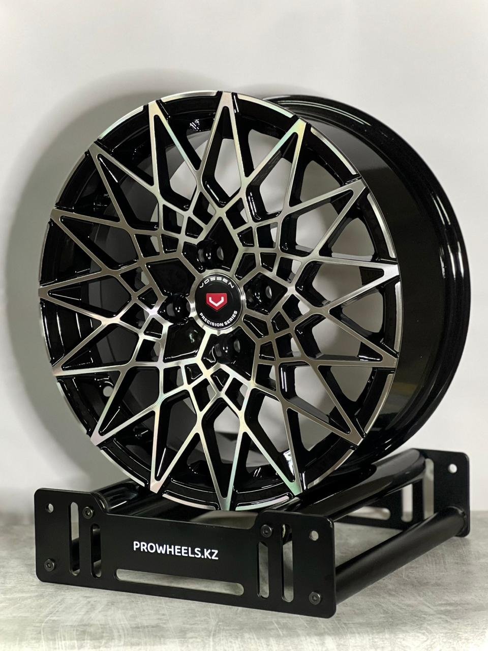 Pro Wheels Vossen 6.5x16/4x100 D67.1 ET35 4 диска черный, серебристый