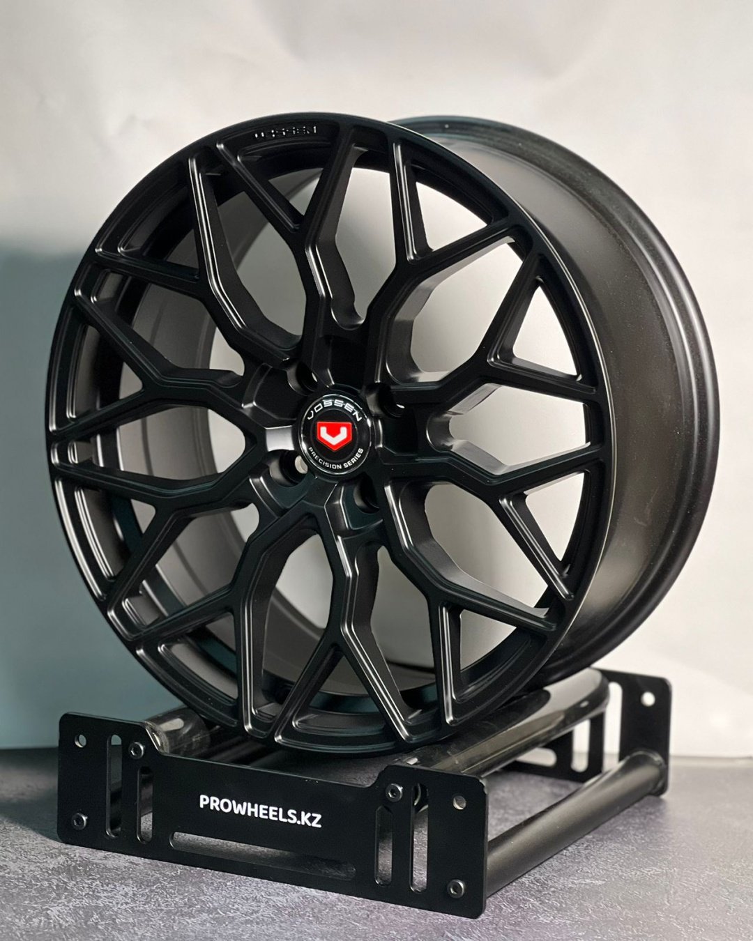 Pro Wheels HRE 7.5x17/4x100 D67.1 ET35 4 диска черный