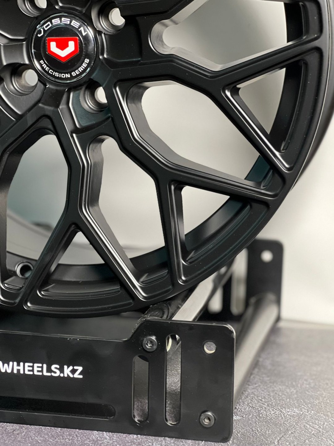 Pro Wheels HRE 7.5x17/4x100 D67.1 ET35 4 диска черный