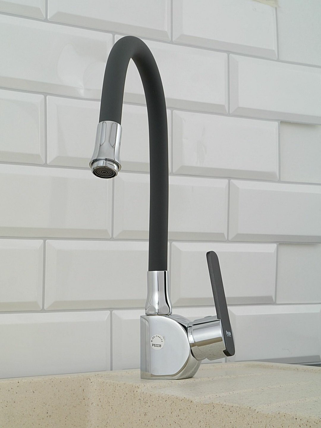 Смеситель с гибким изливом Potato P58238-19, латунь, цвет серый купить,30700