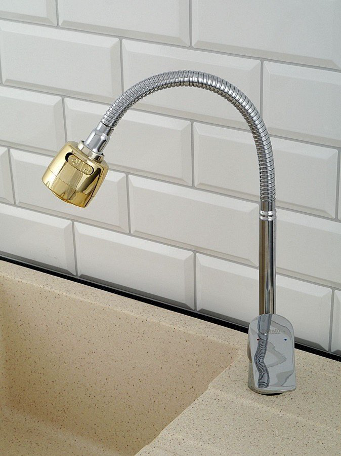 Смеситель с гибким изливом Potato P5832-4N, цинк, цвет хром купить,30300
