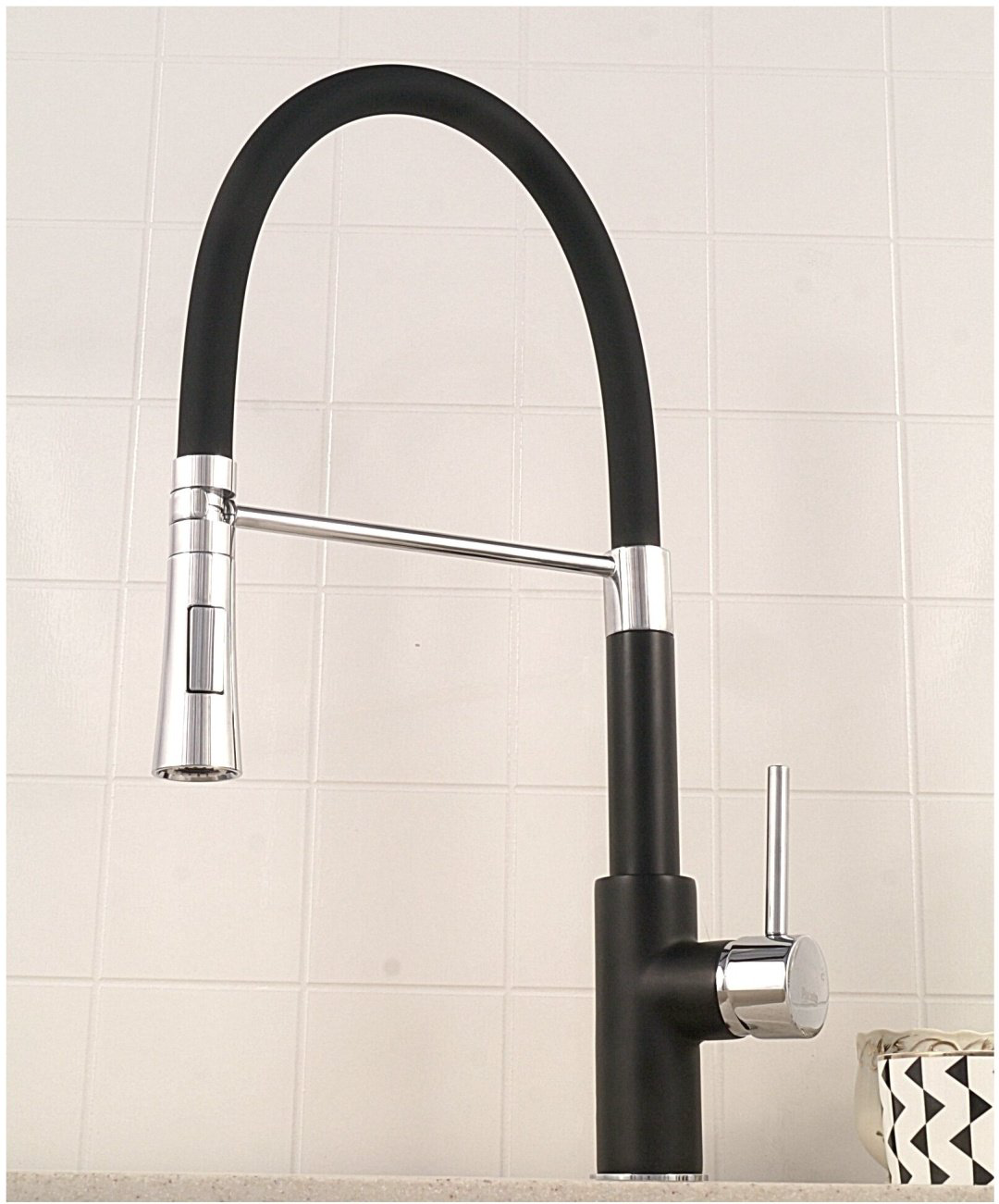 Смеситель с гибким изливом Potato P37284-6, цинк, цвет черный купить,55000