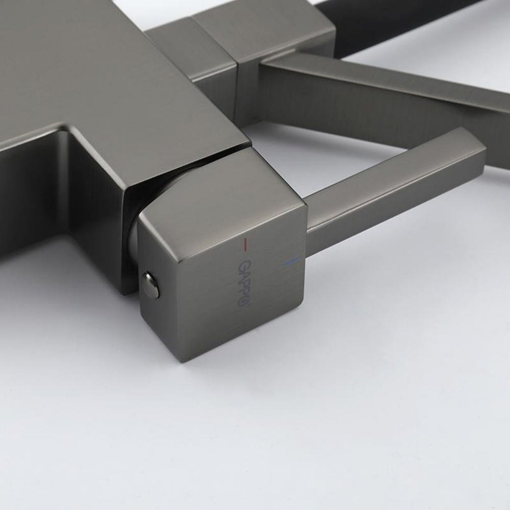 Смеситель с гибким изливом Gappo G4395-69, латунь, цвет черный купить,NaN