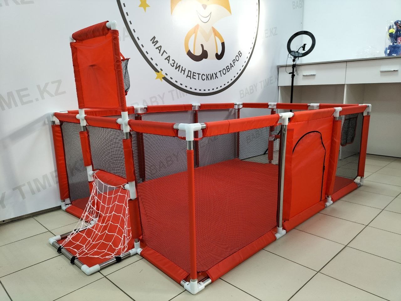 Игровой манеж 235x129x66 см, красный