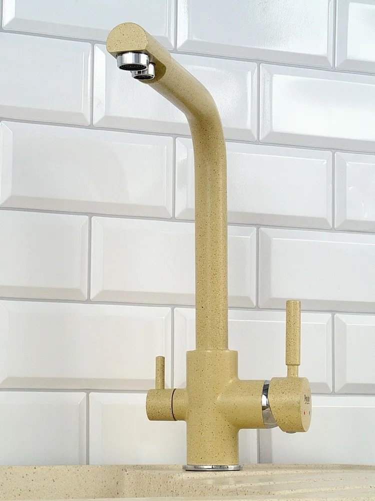 Смеситель с гибким изливом Potato P4498-9, цинк, цвет бежевый купить,NaN