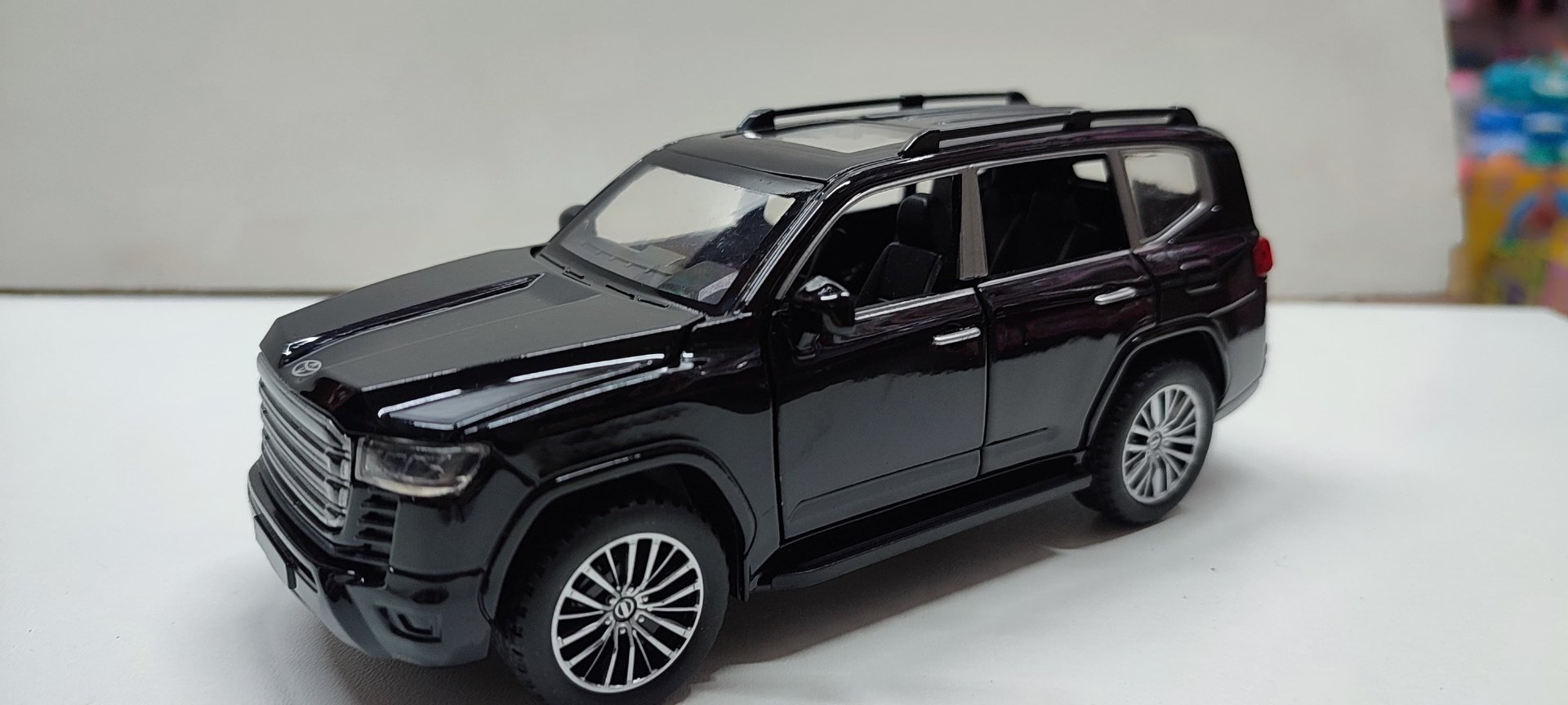 Машинка HY Toyota Land Cruiser 300 tlc3000022, металл, пластик, черный