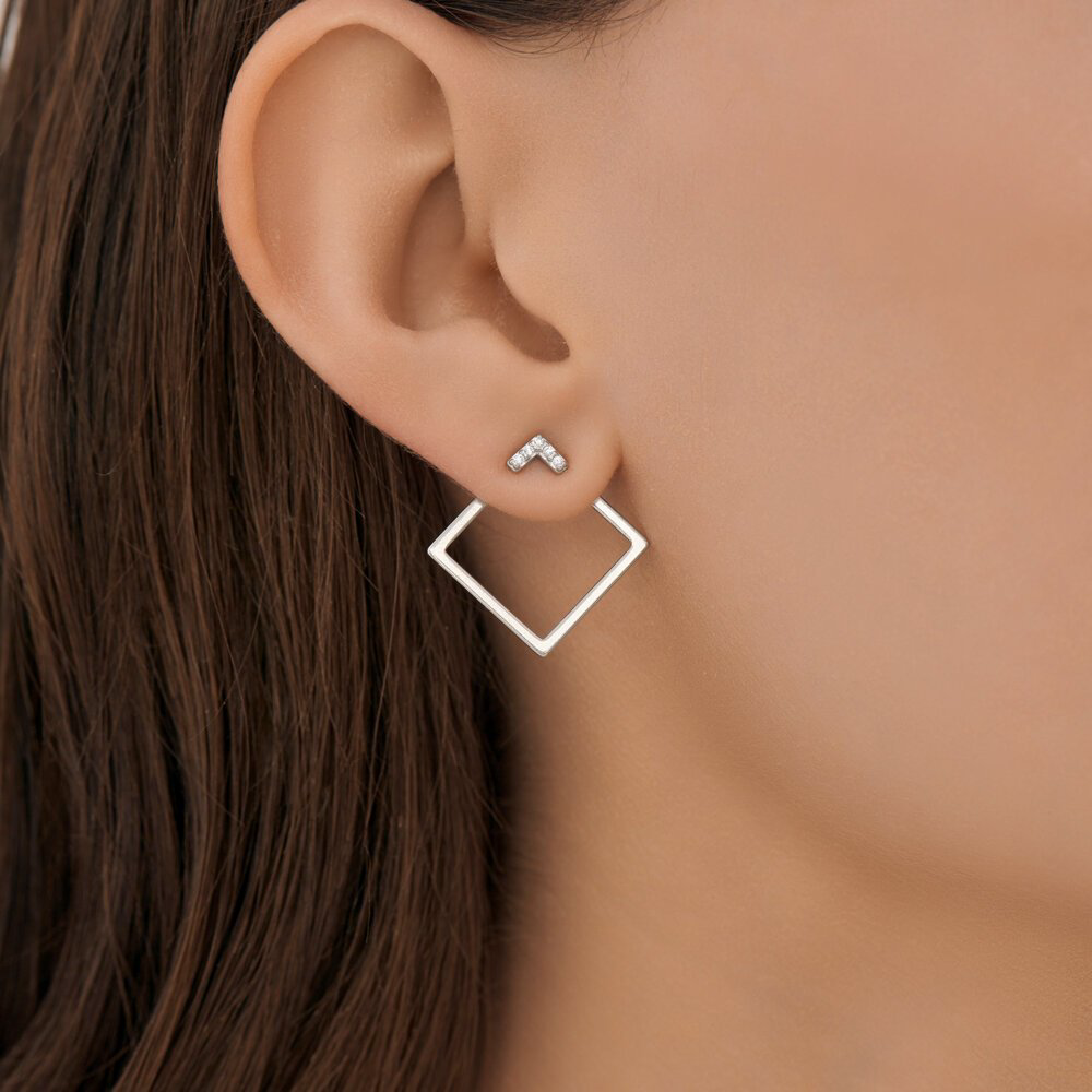 Серьги Diamant 94-122-02380-1 вес 2.323 г серебро, фианит купить,NaN