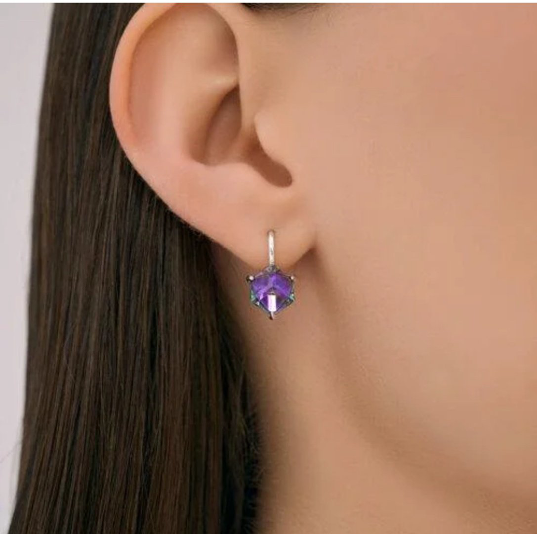 Серьги Diamant 94-120-02383-3 вес 3.11 г серебро, кристалл Swarovski купить,NaN