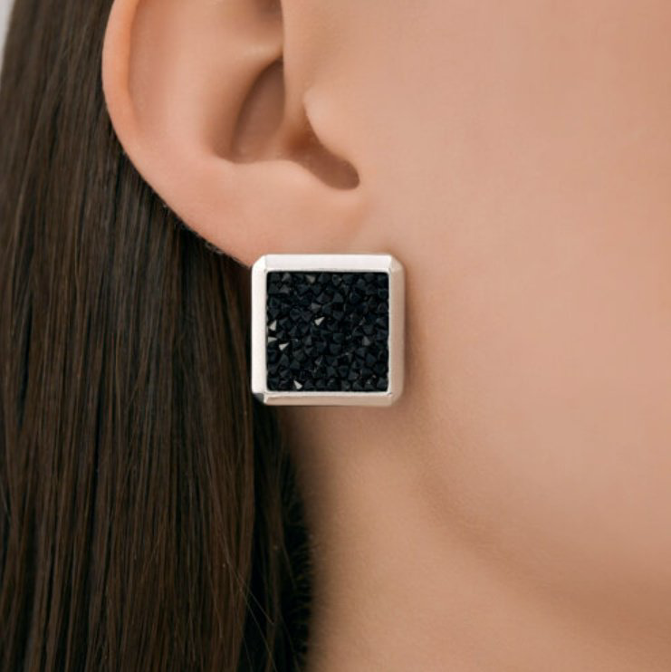 Серьги Diamant 94-120-02387-1 вес 10.5 г серебро, кристалл купить,NaN