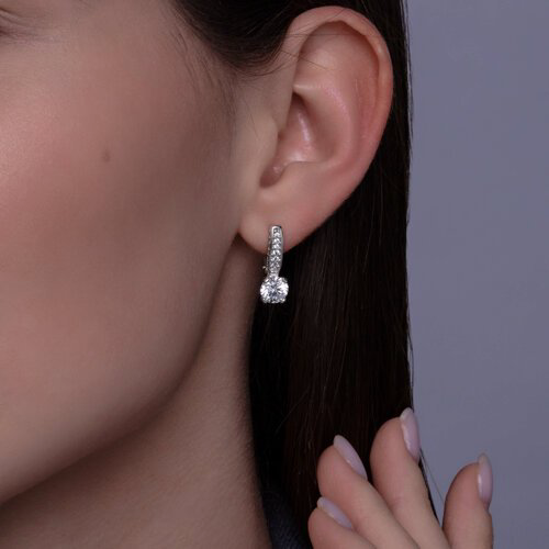 Серьги Diamant 94-120-02639-1 вес 3.33 г серебро, фианит купить,NaN