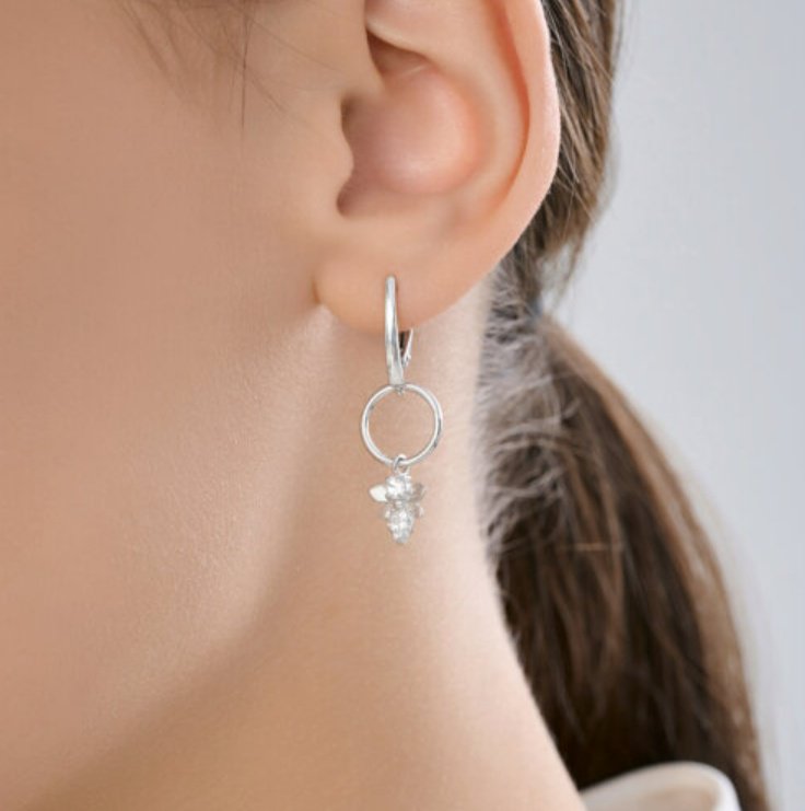 Серьги Diamant 94-121-00095-2 вес 2.8 г серебро, фианит купить,NaN