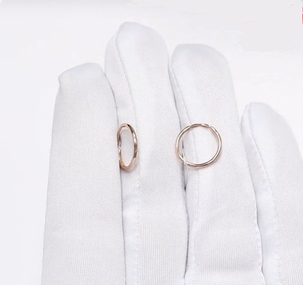 Серьги Diamant 51-124-01587-1 вес 0.59 г золото, без вставок купить,NaN