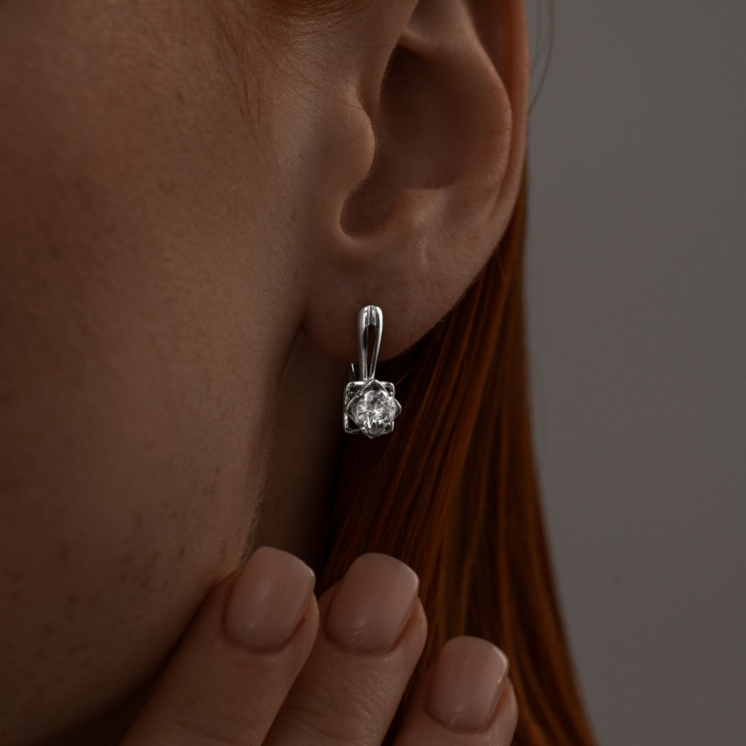 Серьги SOKOLOV 94025255 вес 2.57 г серебро, фианит купить,NaN