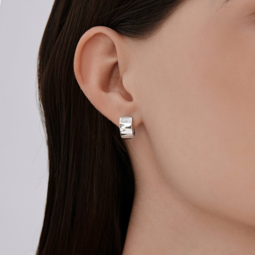 Серьги SOKOLOV 94027062 вес 3.29 г серебро, без вставок купить,NaN