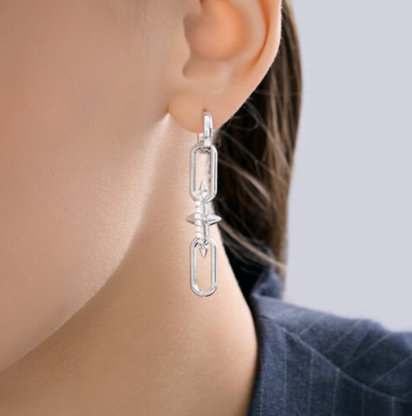 Серьги SOKOLOV 94027294 вес 8 г серебро, фианит купить,NaN