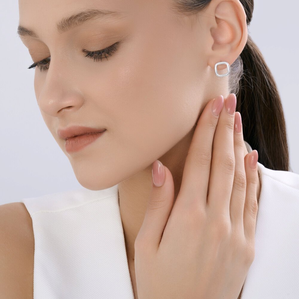 Серьги SOKOLOV 94027325 вес 3.75 г серебро, без вставок купить,NaN