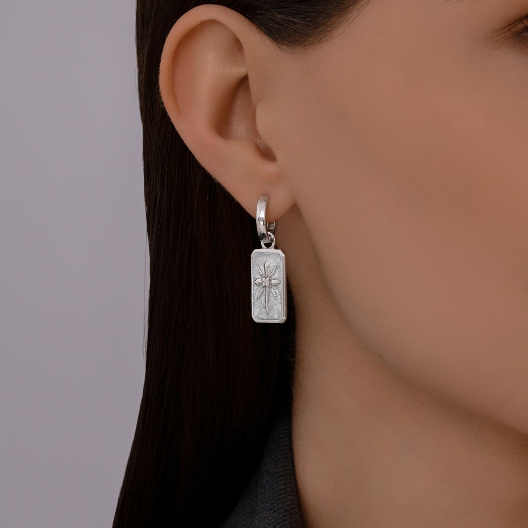 Серьги SOKOLOV 94026875 вес 6.75 г серебро, фианит, эмаль купить,NaN