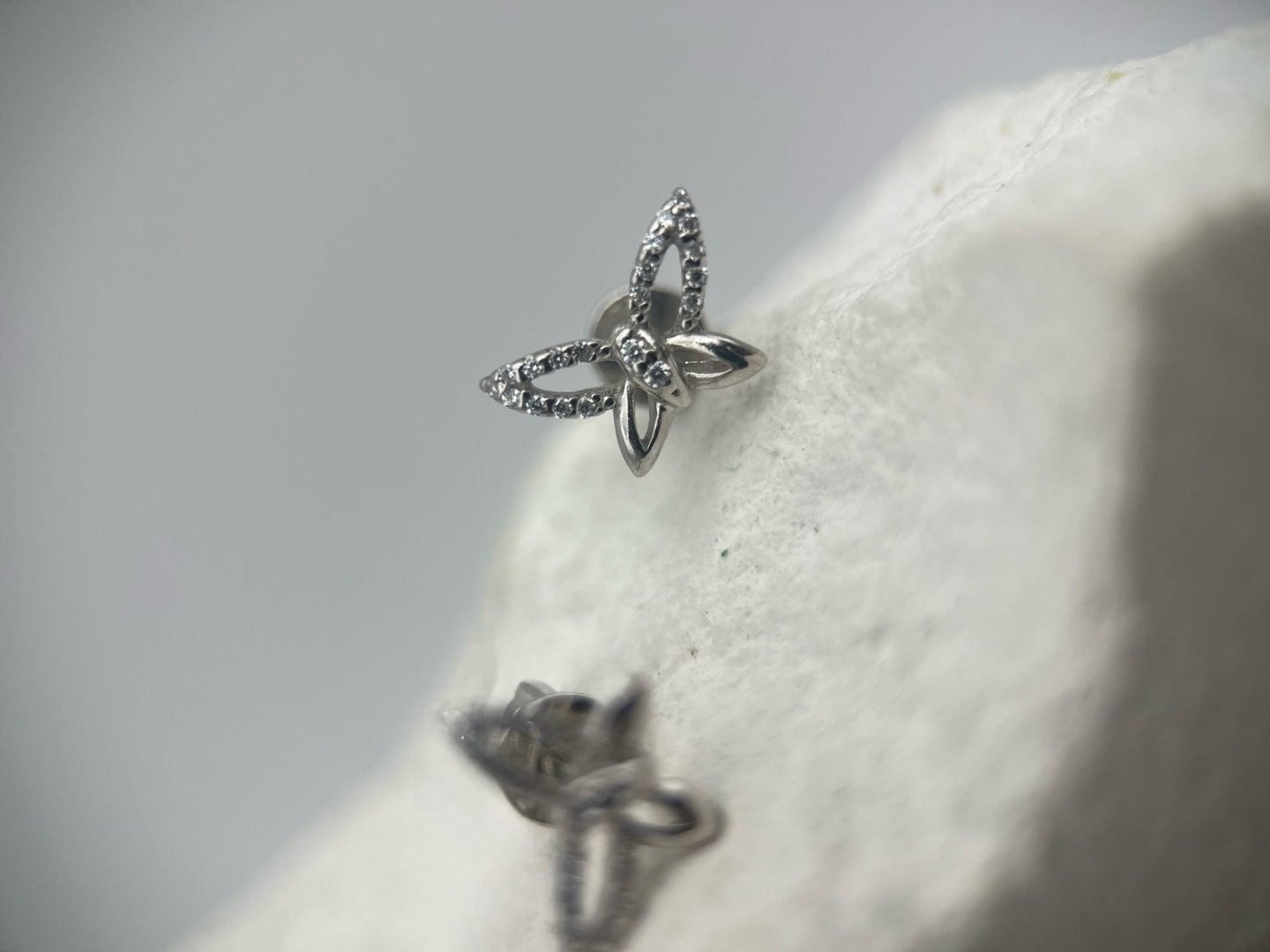 Пусеты AQUAMARINE 42769А.5 вес 1.48 г серебро, фианит купить,NaN