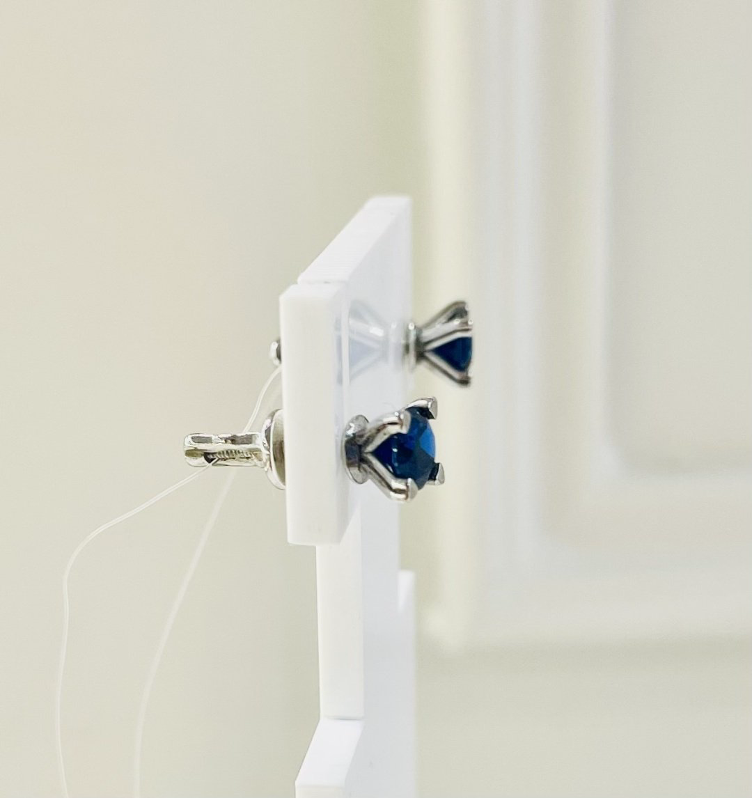 Пусеты AQUAMARINE 42892Б.5 вес 1.57 г серебро, наносапфир купить,NaN