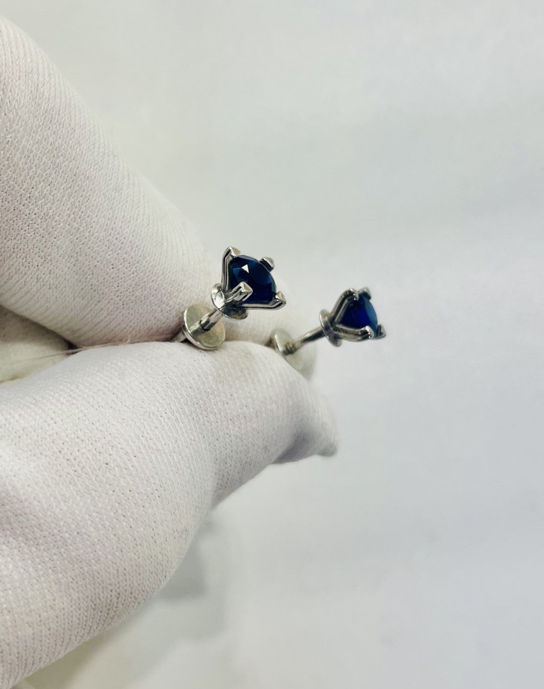 Пусеты AQUAMARINE 42892Б.5 вес 1.57 г серебро, наносапфир купить,NaN