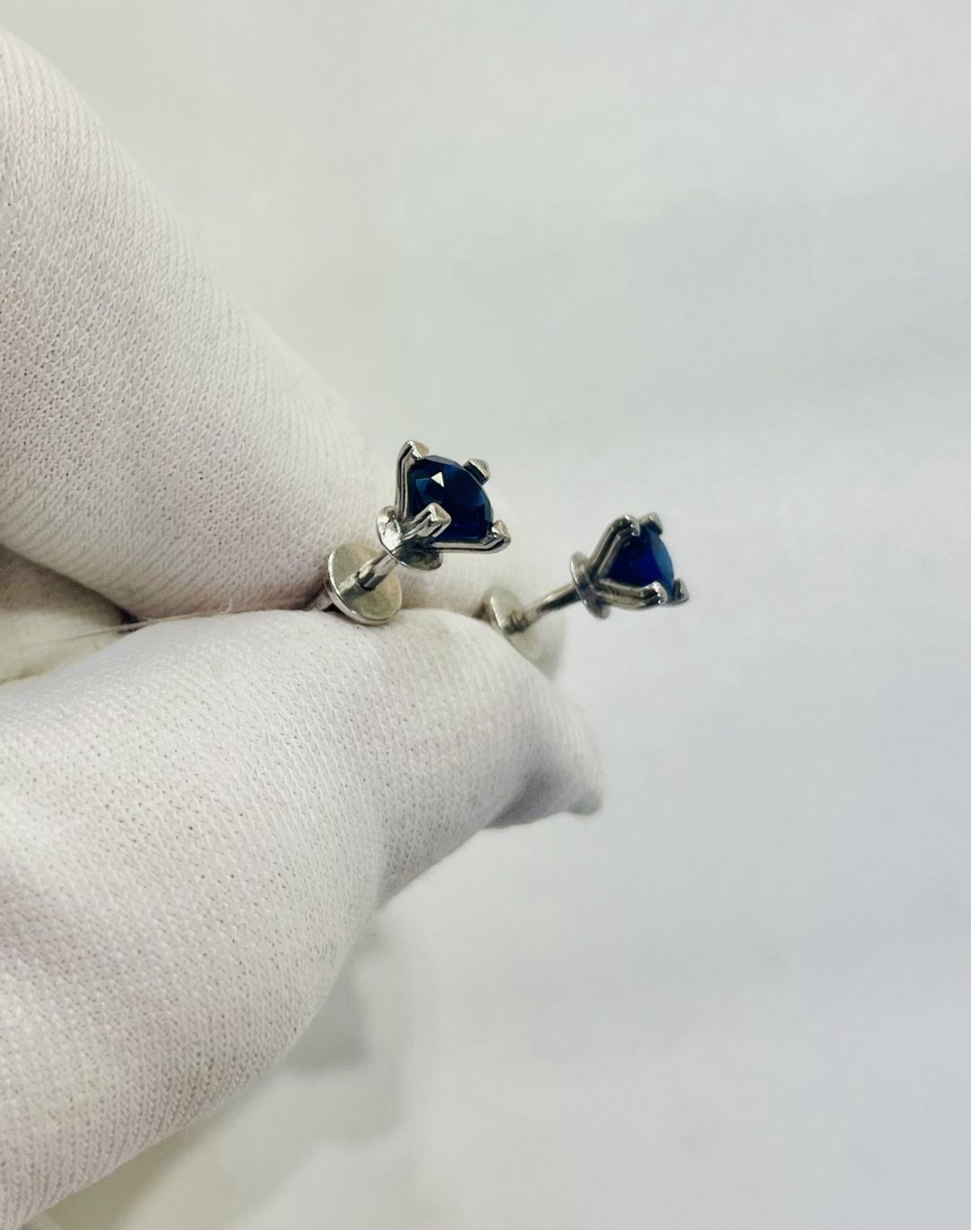 Пусеты AQUAMARINE 42892Б.5 вес 1.57 г серебро, наносапфир купить,NaN