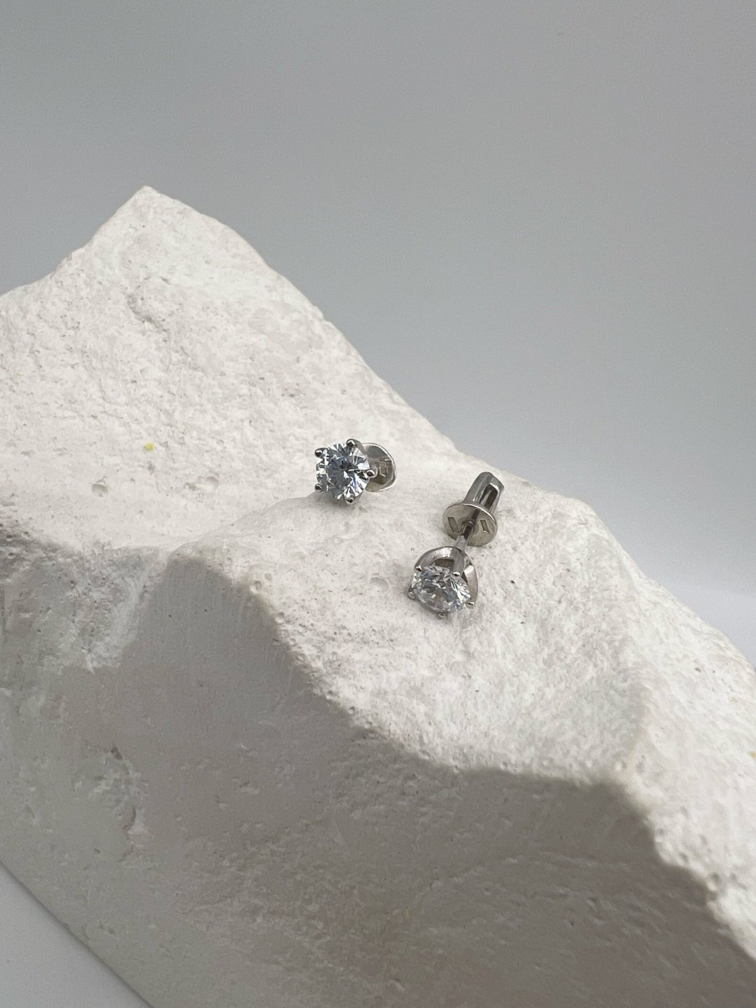 Пусеты AQUAMARINE 436311А.5 вес 1.59 г серебро, фианит купить,NaN