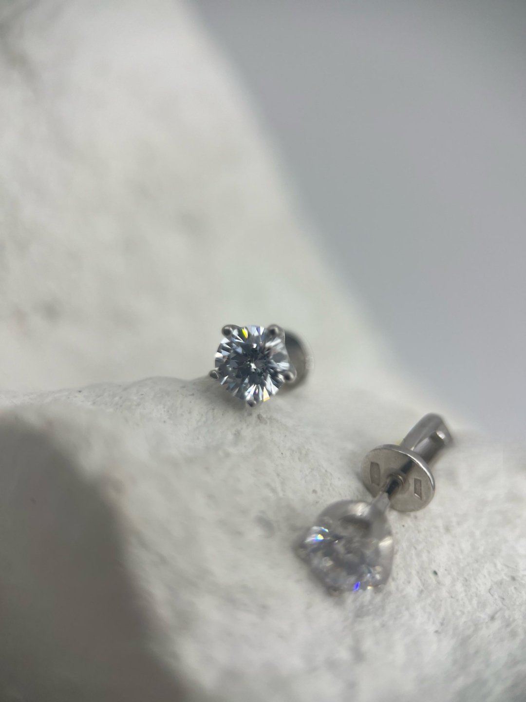 Пусеты AQUAMARINE 436311А.5 вес 1.59 г серебро, фианит купить,NaN