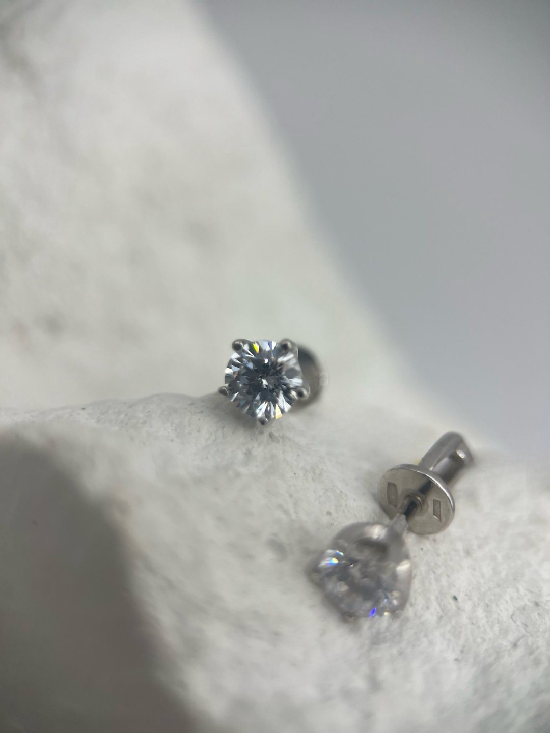 Пусеты AQUAMARINE 436311А.5 вес 1.59 г серебро, фианит купить,NaN