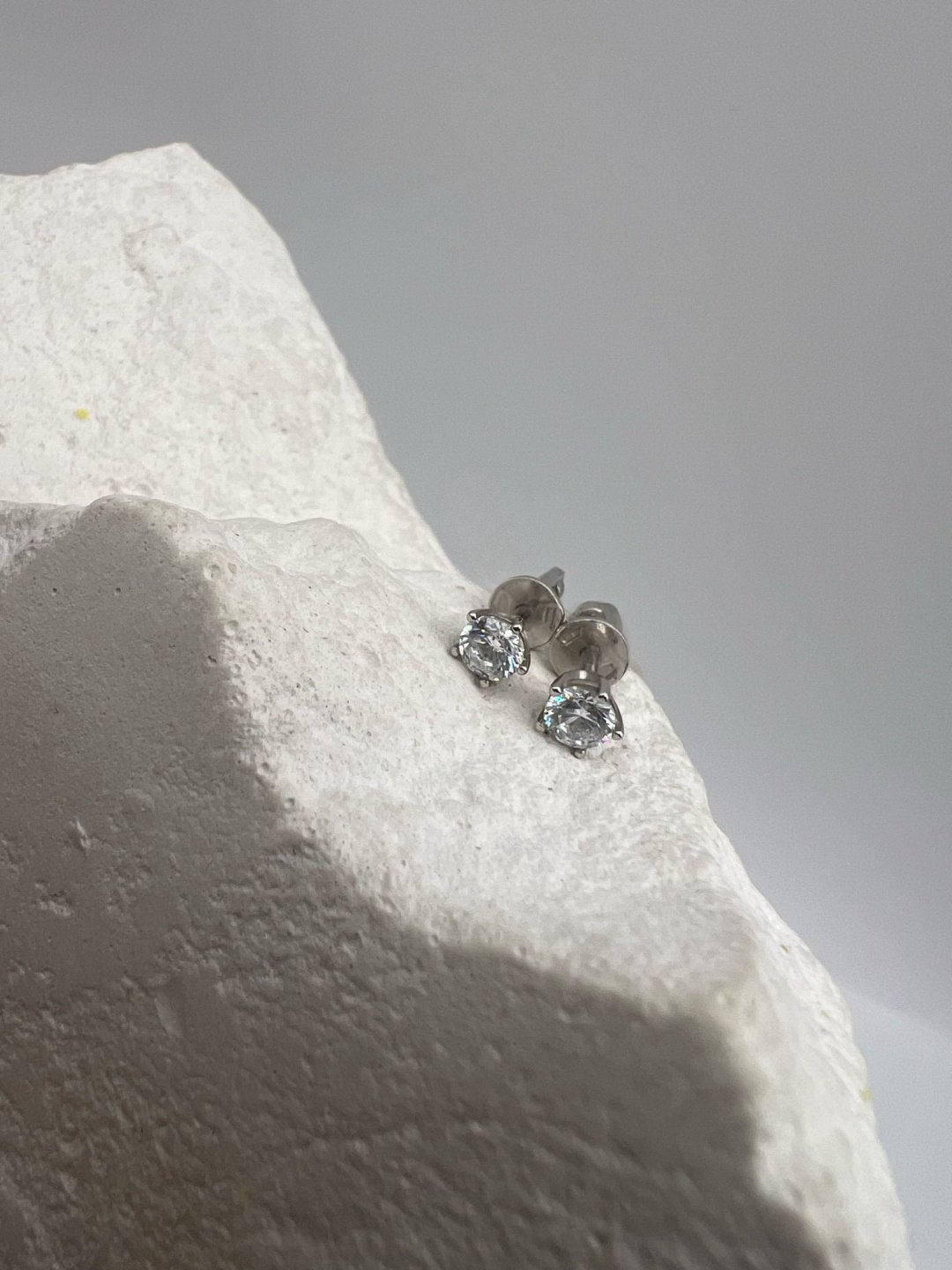 Пусеты AQUAMARINE 436431А.5/1 вес 1.25 г серебро, фианит купить,NaN