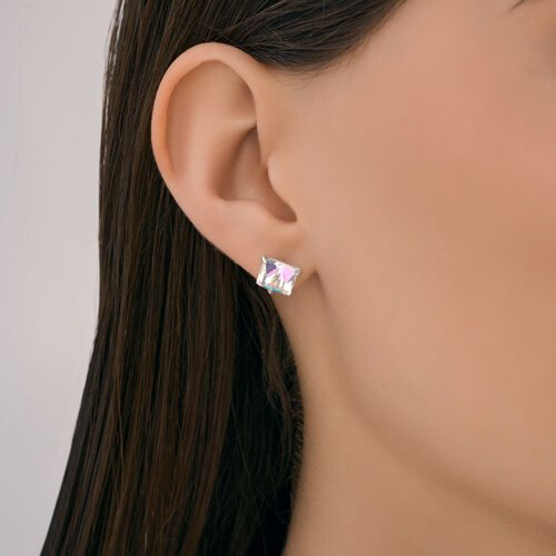 Пусеты Diamant 94-122-02383-1 вес 2.5 г серебро, нанокристалл купить,NaN