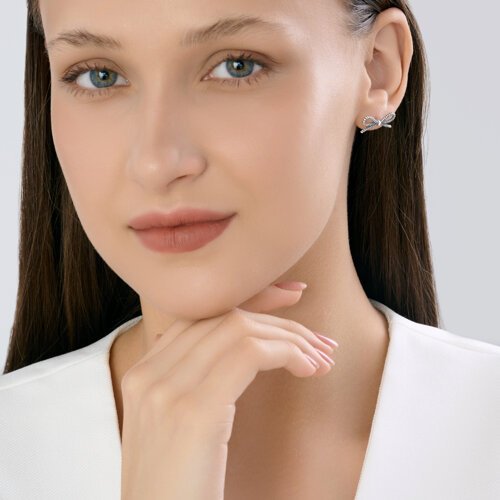 Пусеты Diamant 95-122-00064-1 вес 2.29 г серебро, без вставок купить,NaN