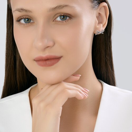 Пусеты Diamant 95-122-00064-1 вес 2.29 г серебро, без вставок купить,NaN