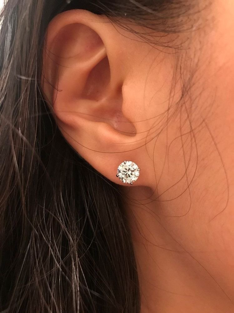 Пусеты Diamant 94-122-01550-1 вес 1.7 г серебро, фианит купить,NaN
